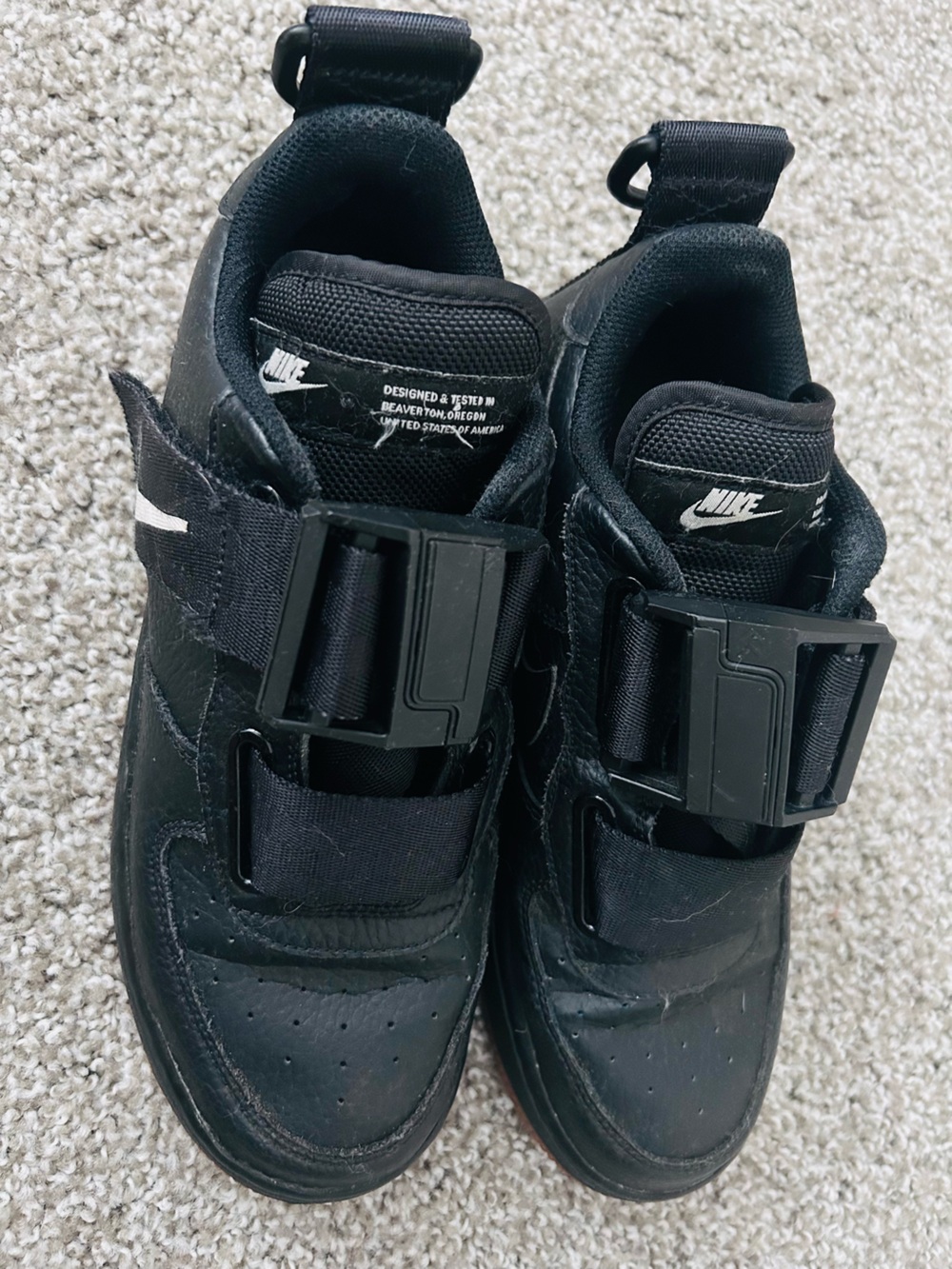 Nike Kids Black Strap Sneakers